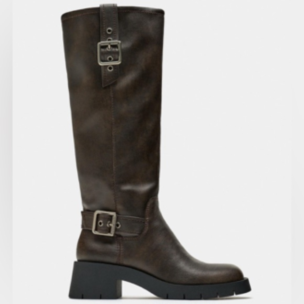 Flat boots with buckle - brown biker boots